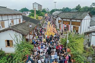 记者：武里南联老板和老板娘横行霸道，曾给越秀山“下降头”做法